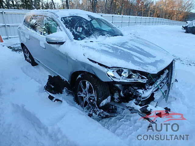 VOLVO XC60 2015 - YV4902RB7F2577948