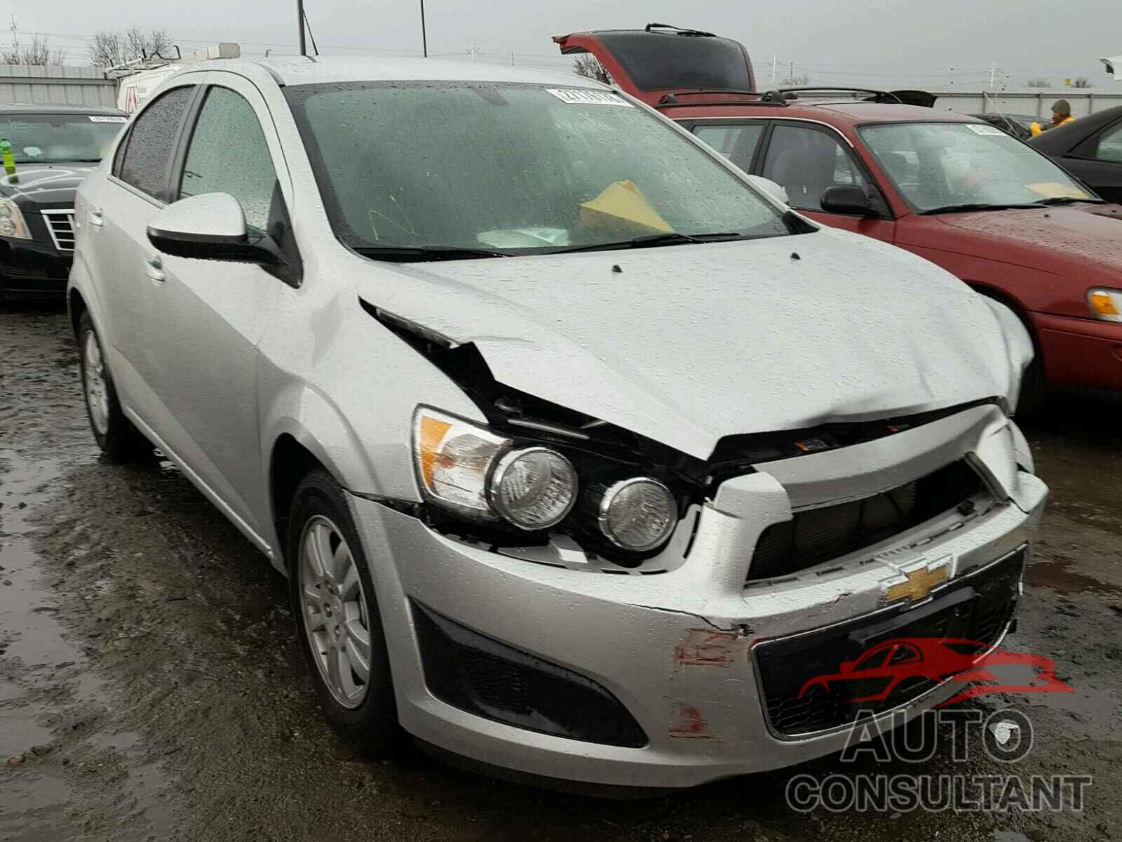 CHEVROLET SONIC 2015 - 1G1JC5SH8F4162500