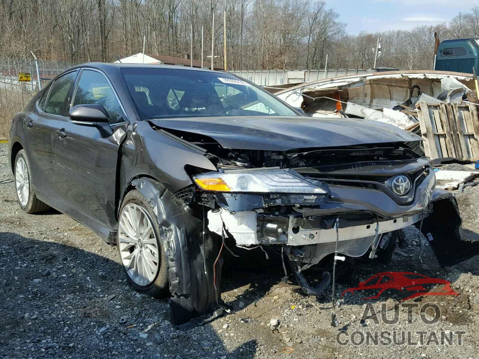 TOYOTA CAMRY 2018 - 4T1B11HK2JU509725