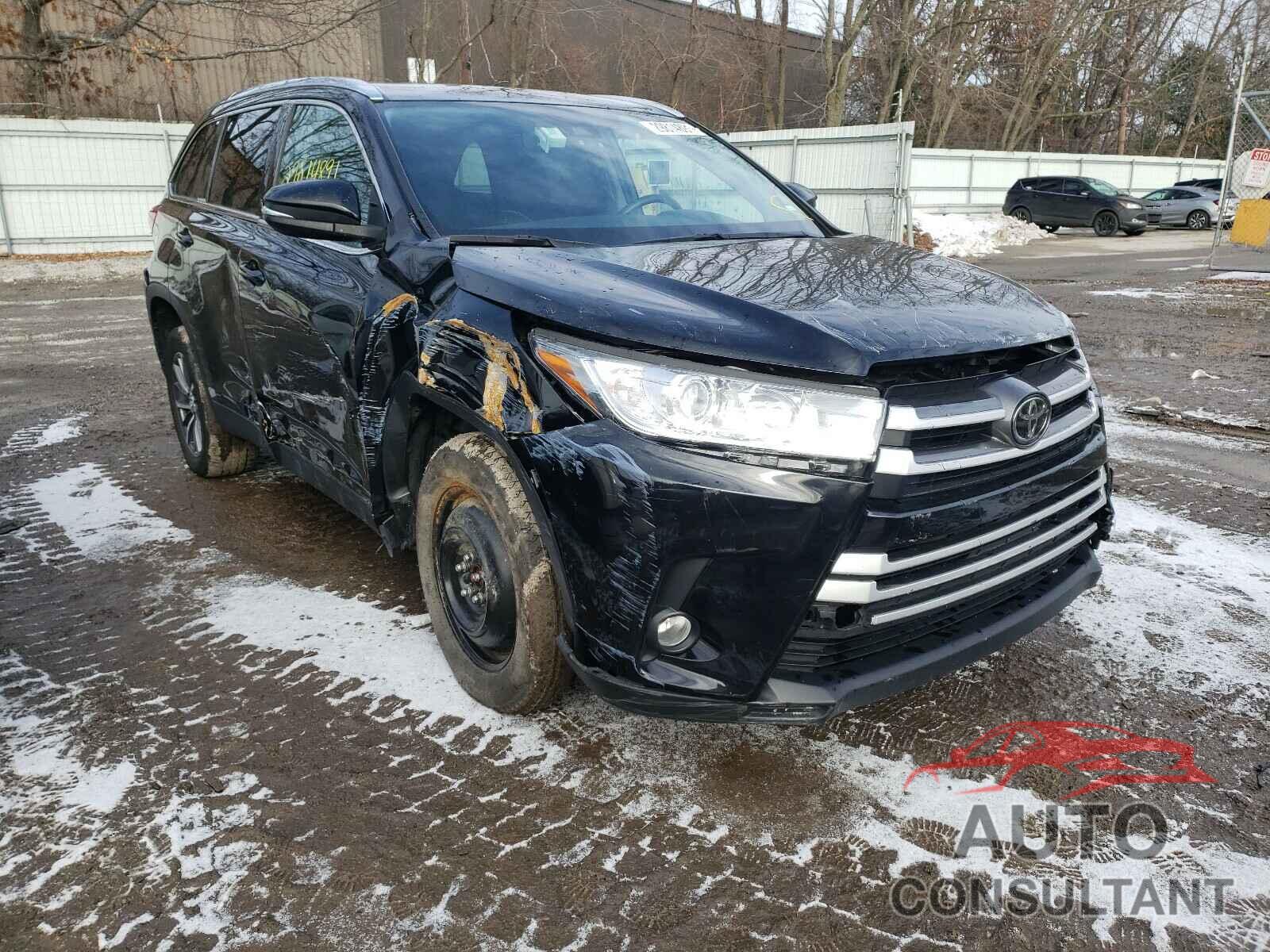 TOYOTA HIGHLANDER 2019 - 5TDKZRFH9KS558378