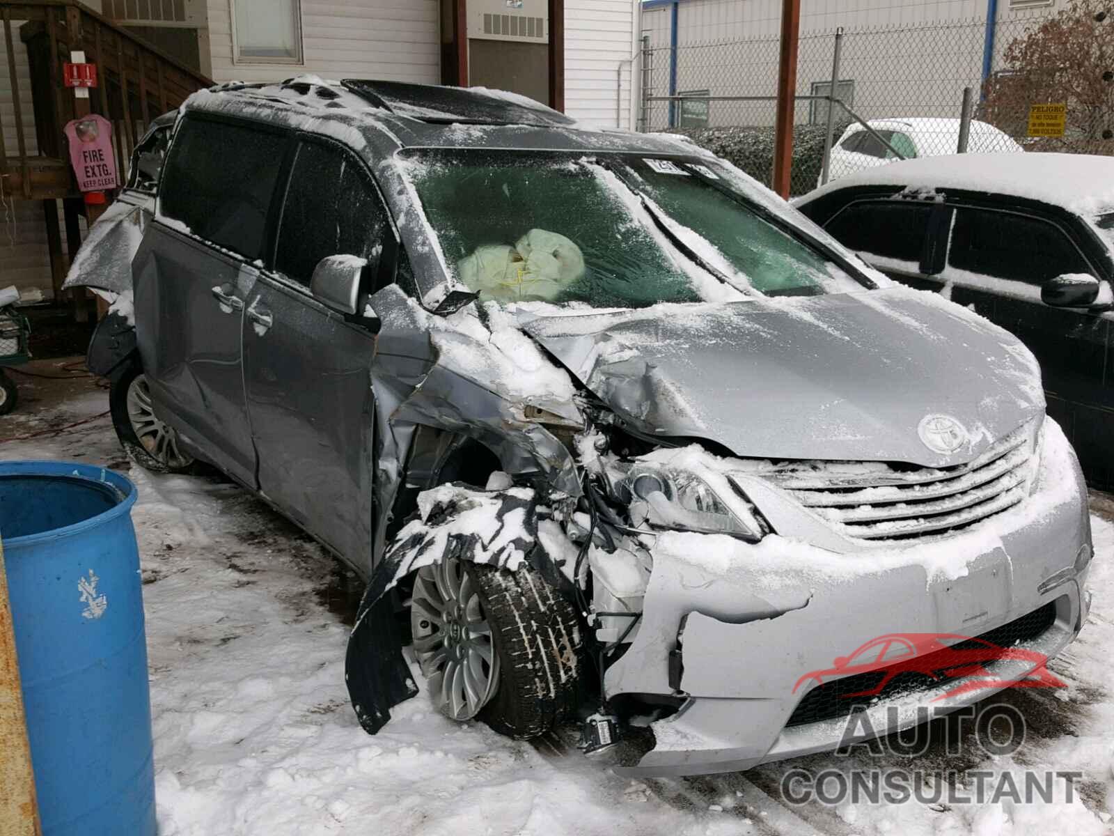 TOYOTA SIENNA 2017 - 5TDYZ3DC5HS819643