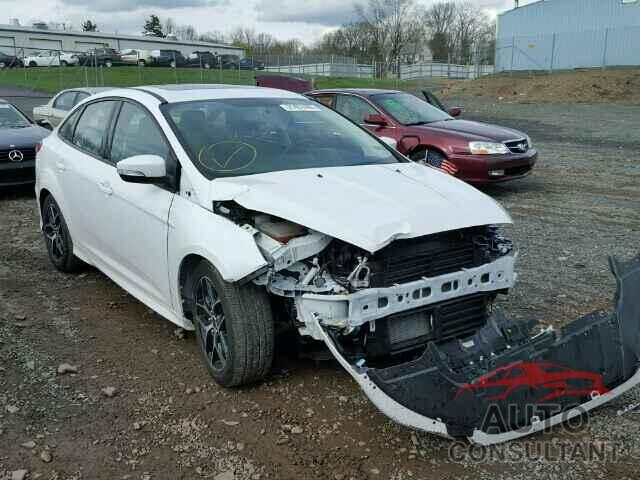 FORD FOCUS 2015 - 1FADP3F2XFL267358