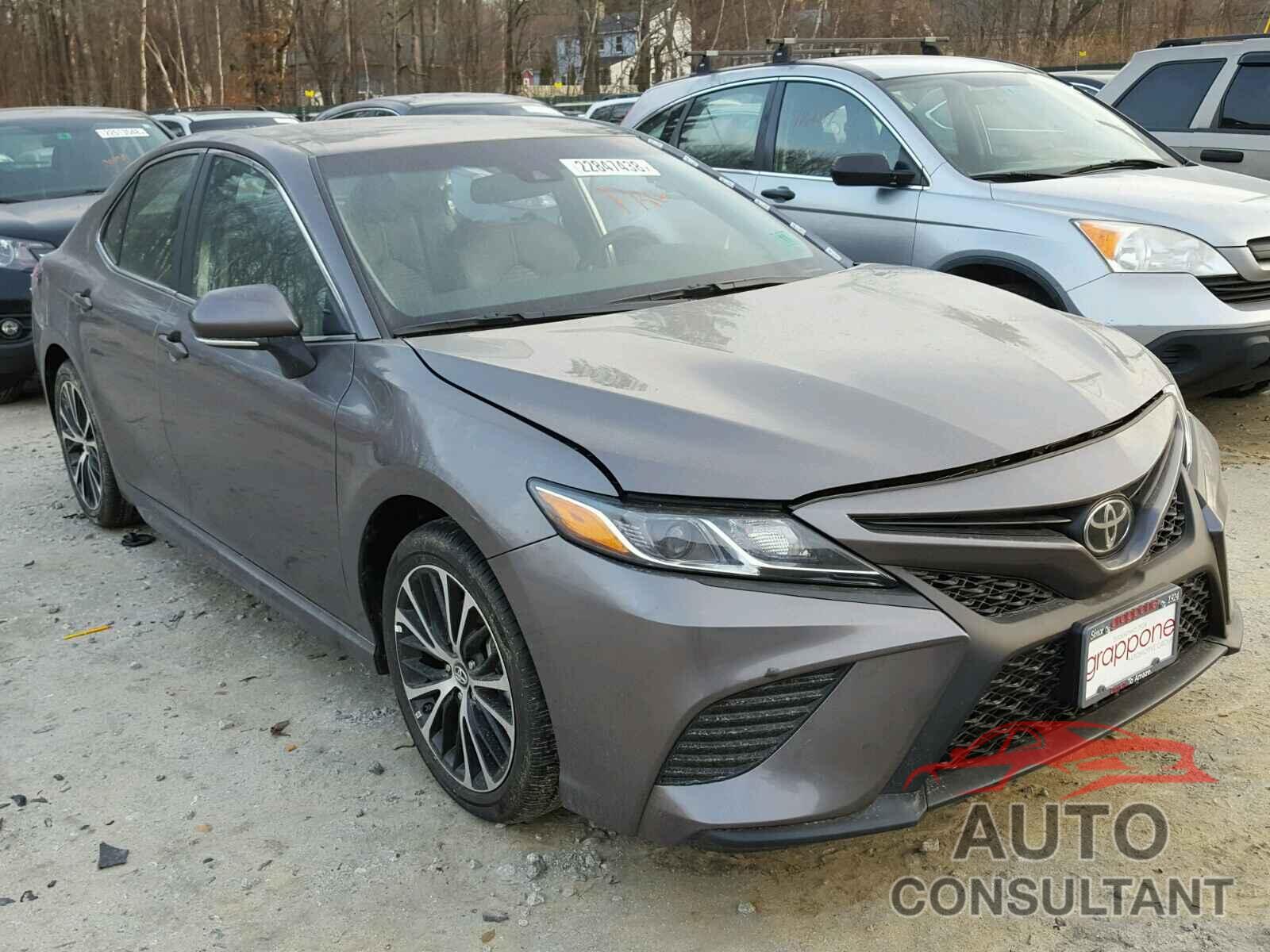 TOYOTA CAMRY 2018 - 4T1B11HK3JU505120