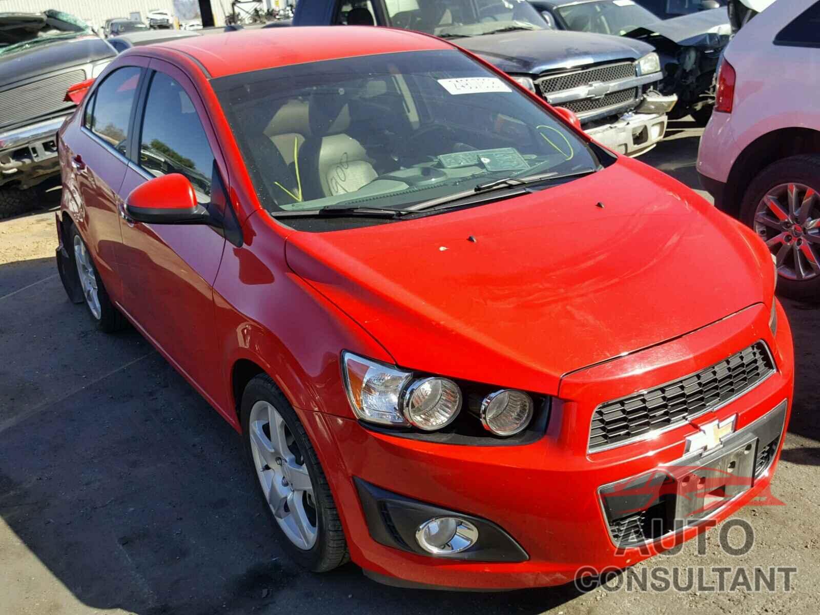 CHEVROLET SONIC 2015 - 1G1JE5SB0F4105536