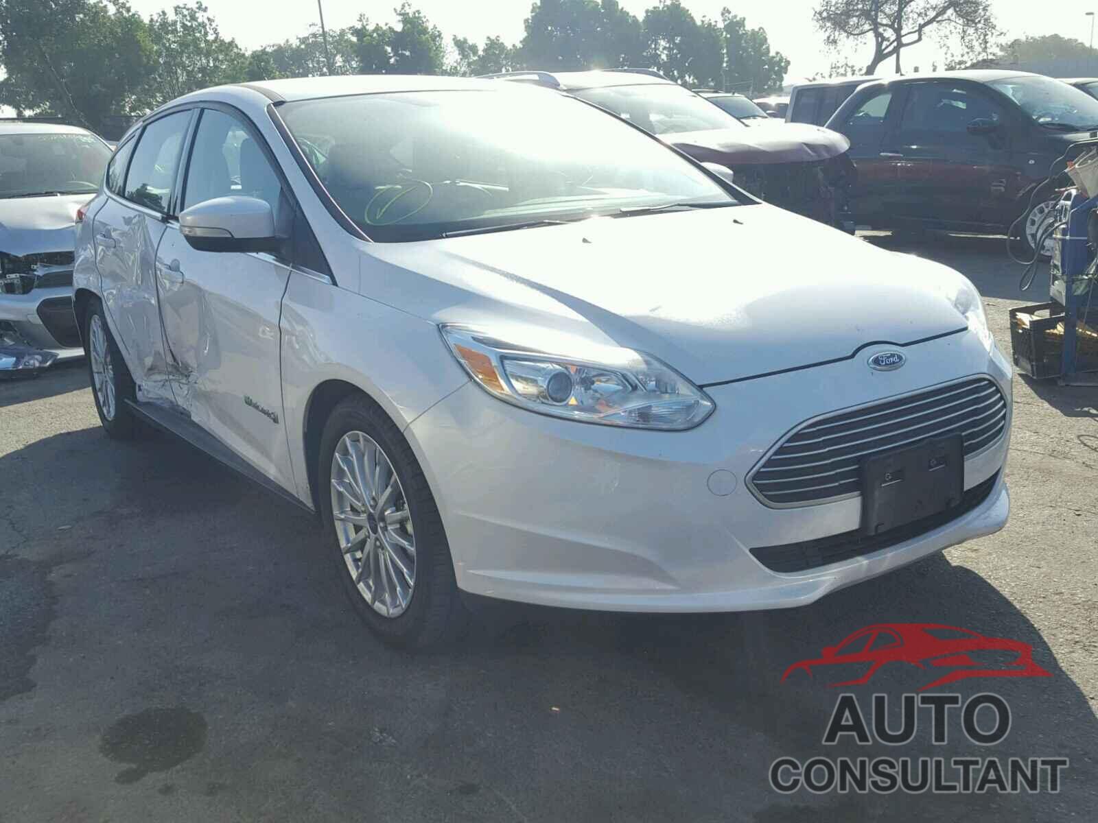 FORD FOCUS 2015 - 1FADP3R40FL287809