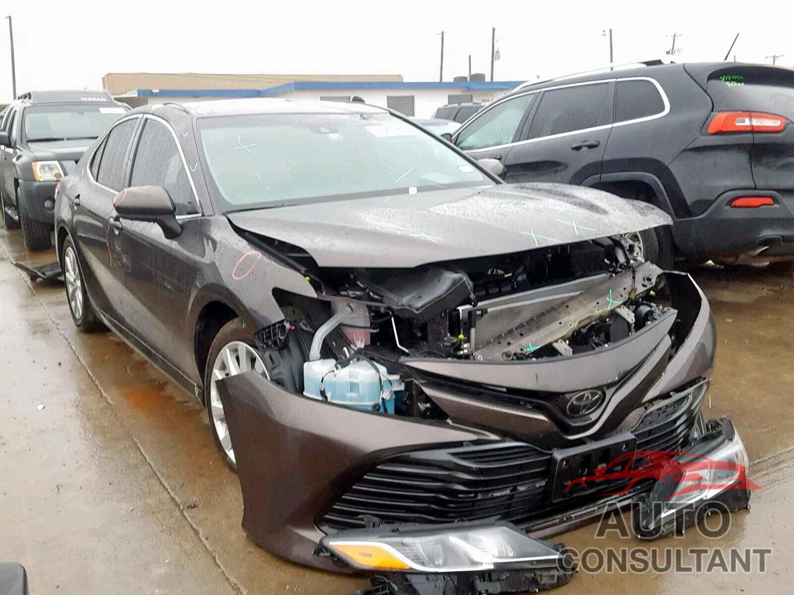 TOYOTA CAMRY 2018 - 4T1B11HK2JU557452