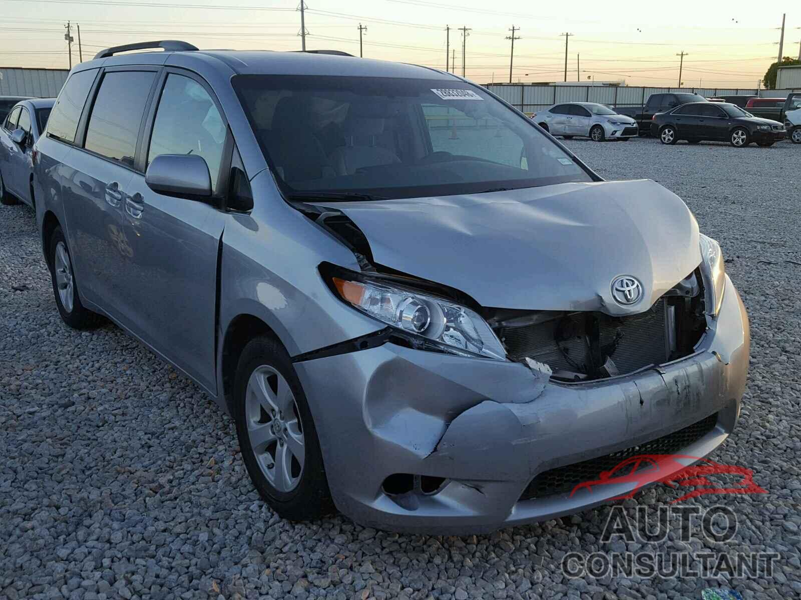 TOYOTA SIENNA 2015 - 5TDKK3DC2FS636871