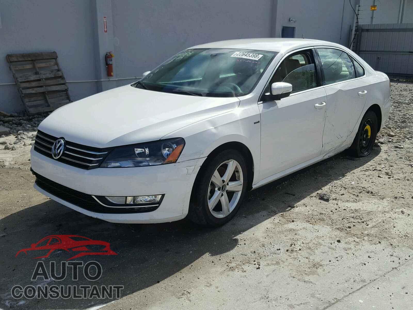 VOLKSWAGEN PASSAT 2015 - 1VWAT7A37FC095741