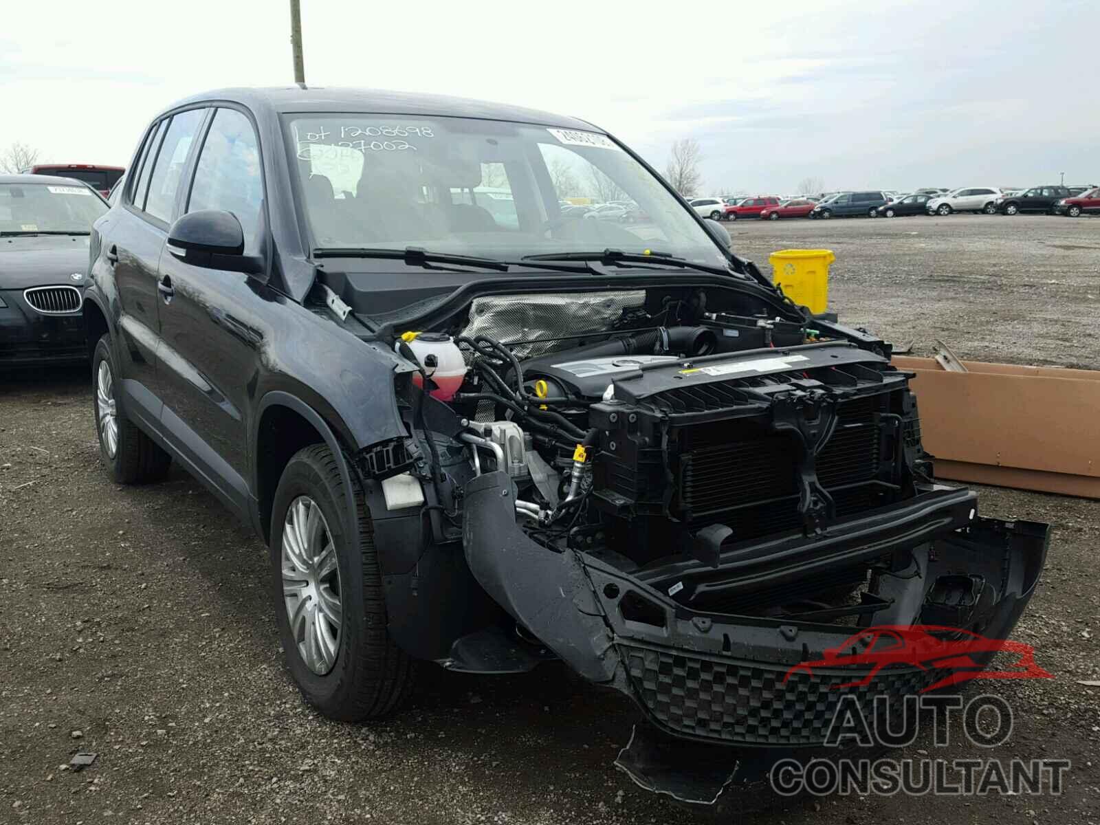 VOLKSWAGEN TIGUAN 2017 - WVGAV7AX7HK048262