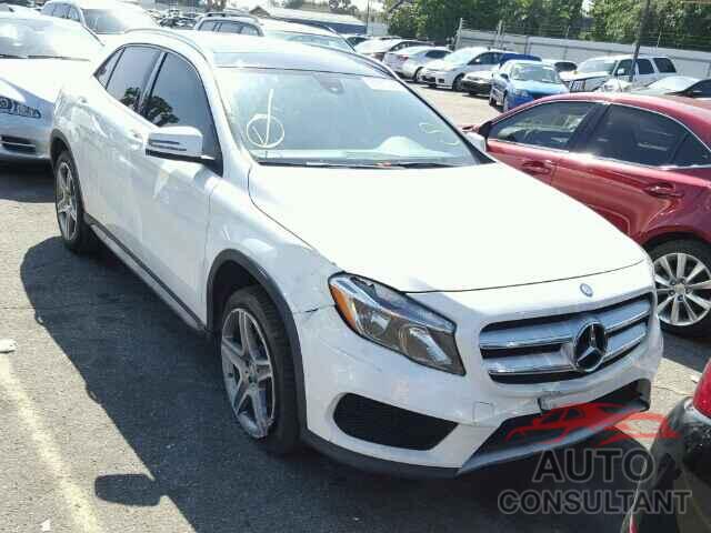 MERCEDES-BENZ GLK250 2015 - WDCTG4GB5FJ021480