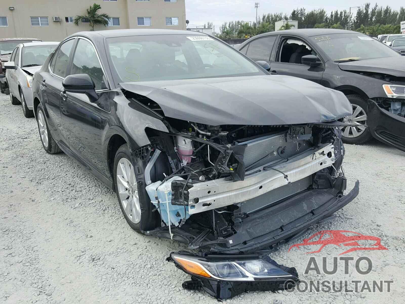 TOYOTA CAMRY 2018 - 4T1B11HK1JU534406