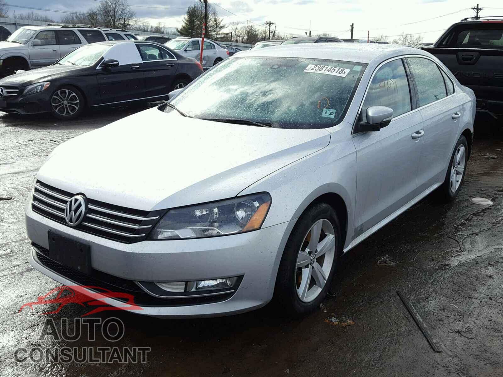VOLKSWAGEN PASSAT 2015 - 1VWAT7A35FC082518