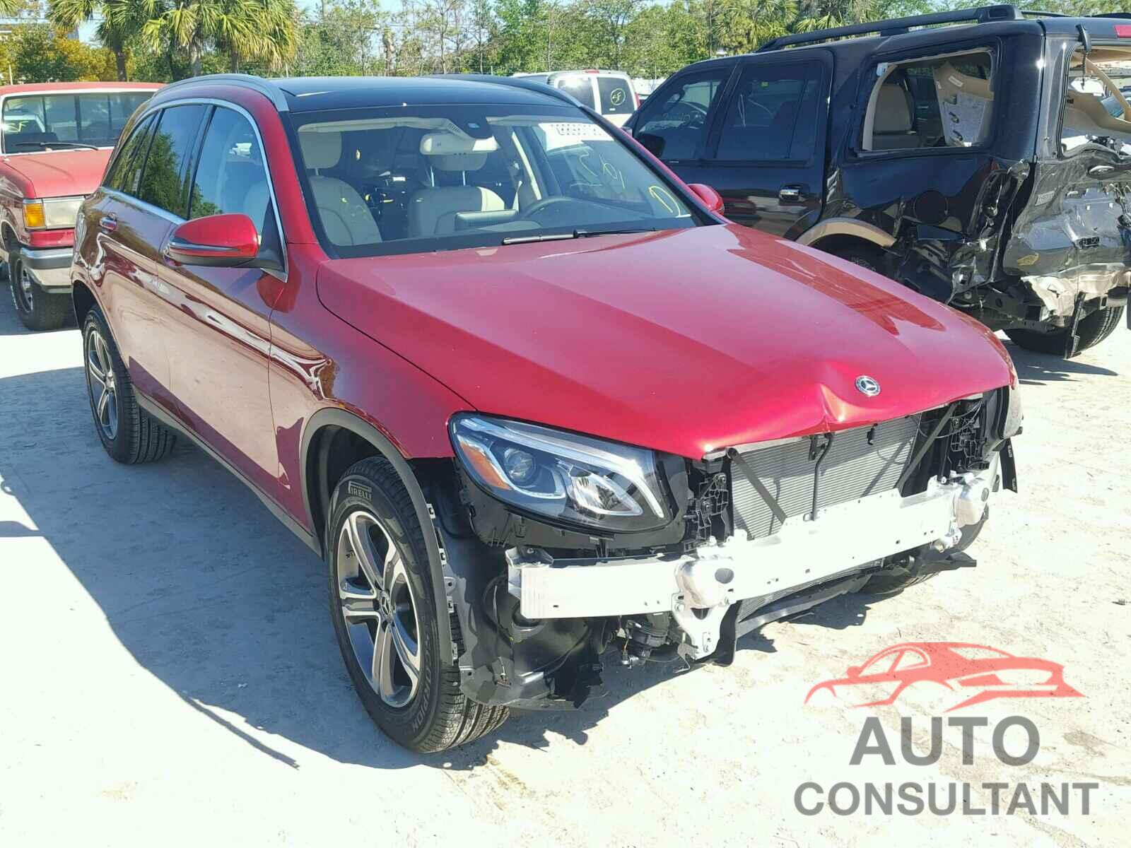 MERCEDES-BENZ GLC300 2018 - WDC0G4JB8JV065535