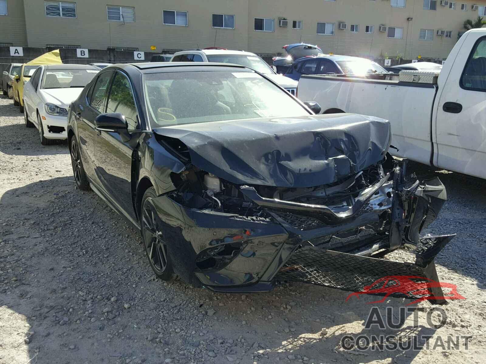 TOYOTA CAMRY 2018 - 4T1B61HK3JU049332