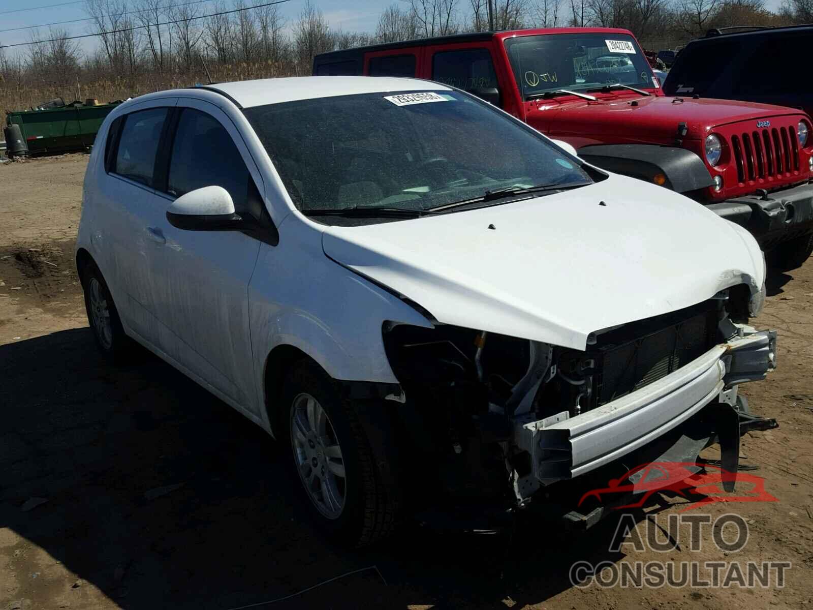 CHEVROLET SONIC 2016 - 1G1JC6SHXG4145012