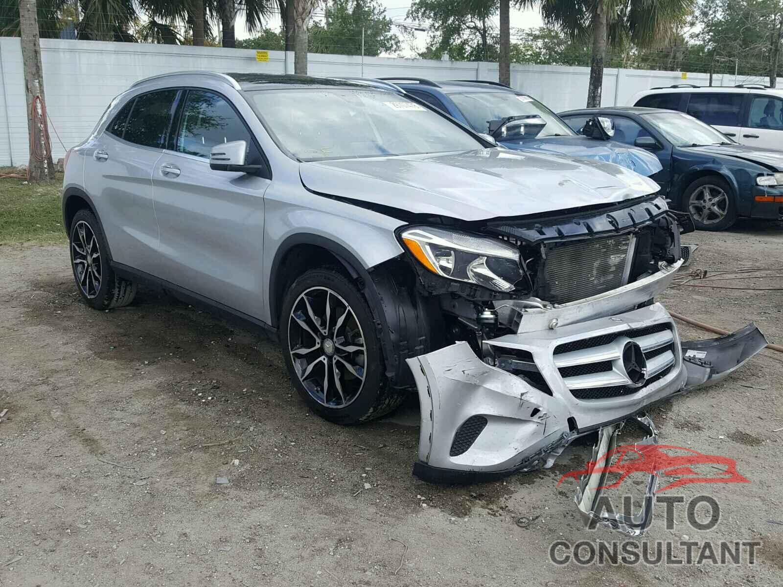 MERCEDES-BENZ GLA250 2017 - WDCTG4EB3HJ319029
