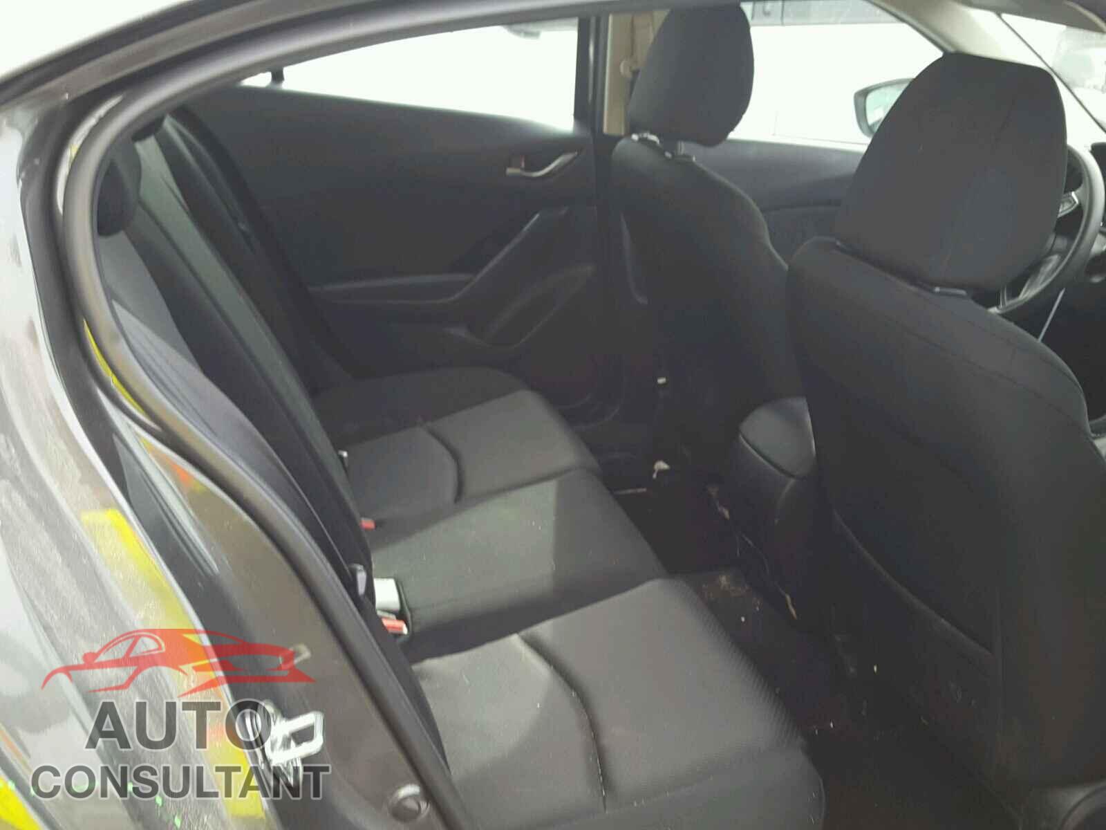 MAZDA 3 2017 - 3MZBN1U78HM103681