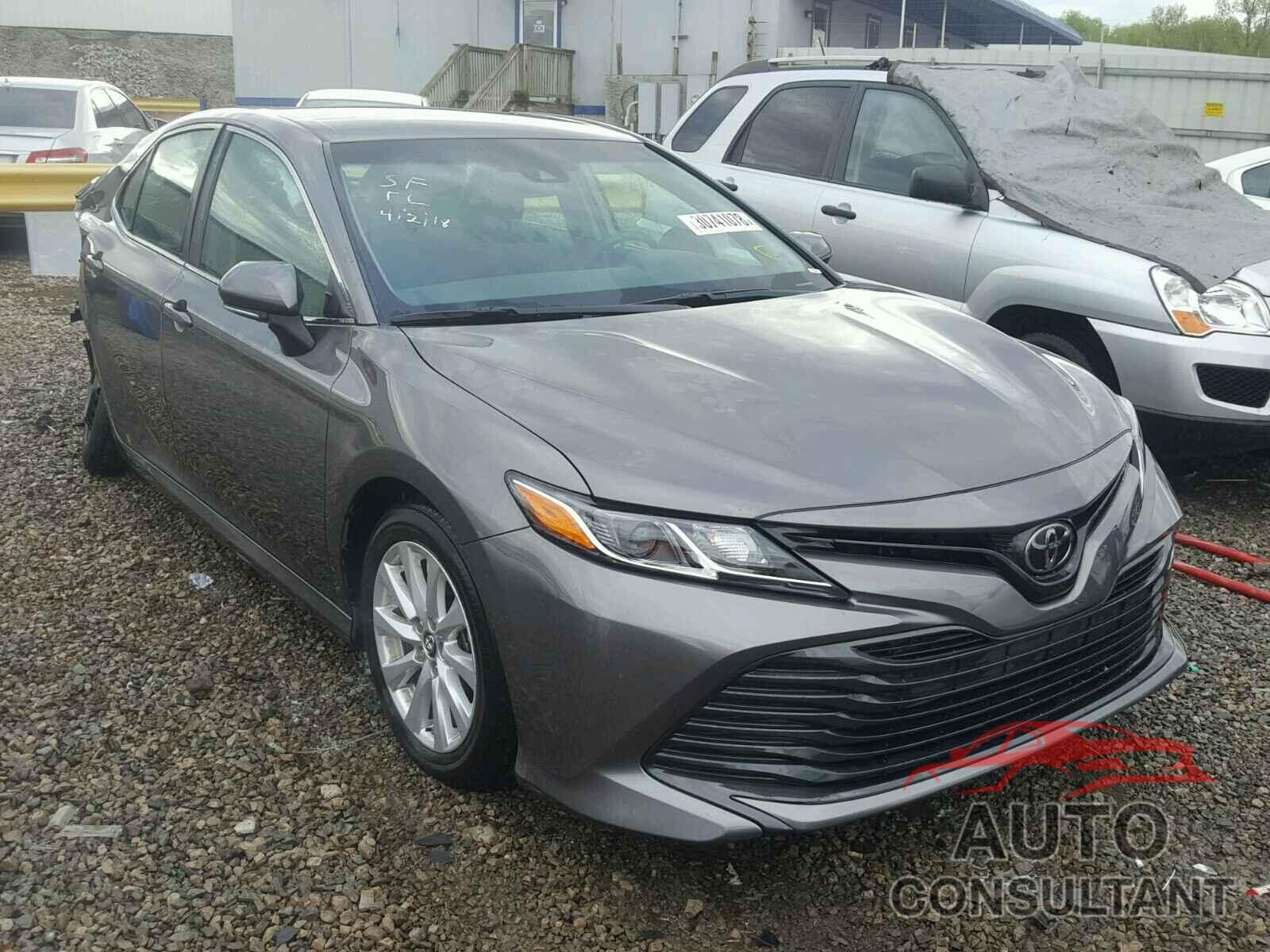 TOYOTA CAMRY 2018 - 4T1B11HK8JU505209
