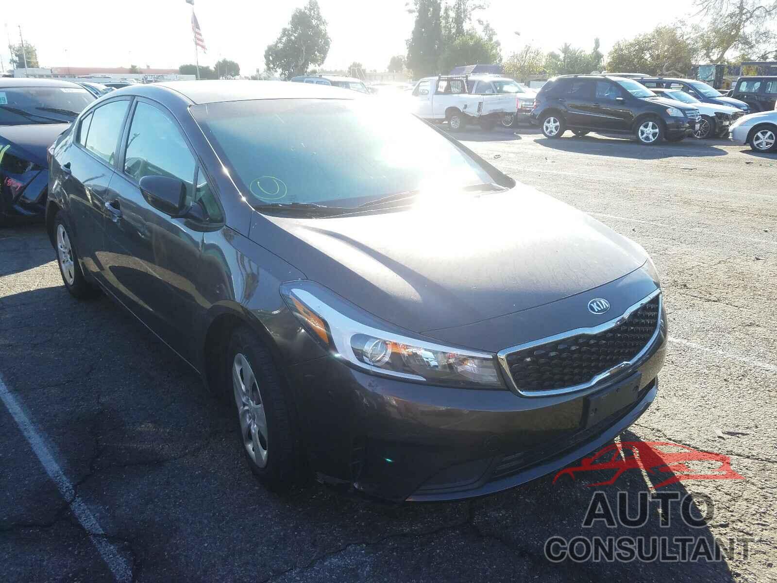 KIA FORTE 2018 - 3KPFK4A74JE169213