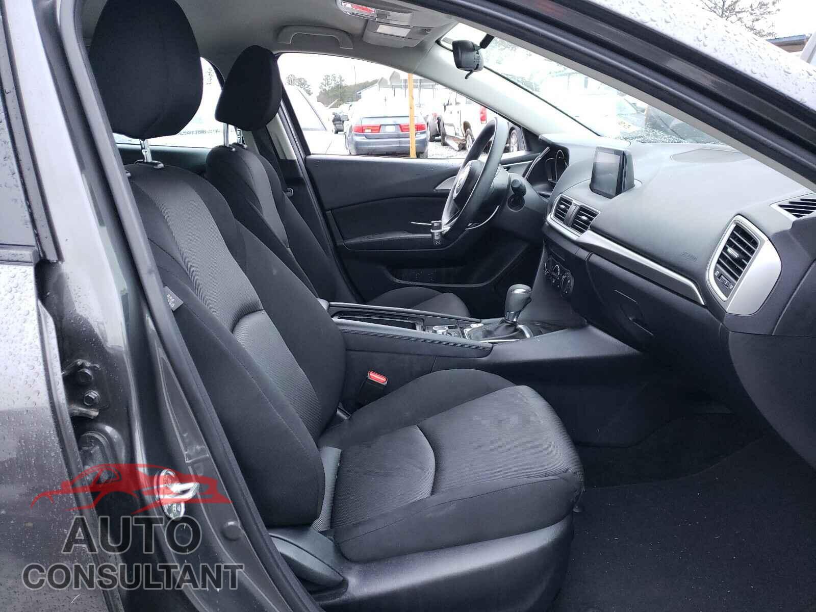MAZDA 3 2018 - 3MZBN1K70JM258542