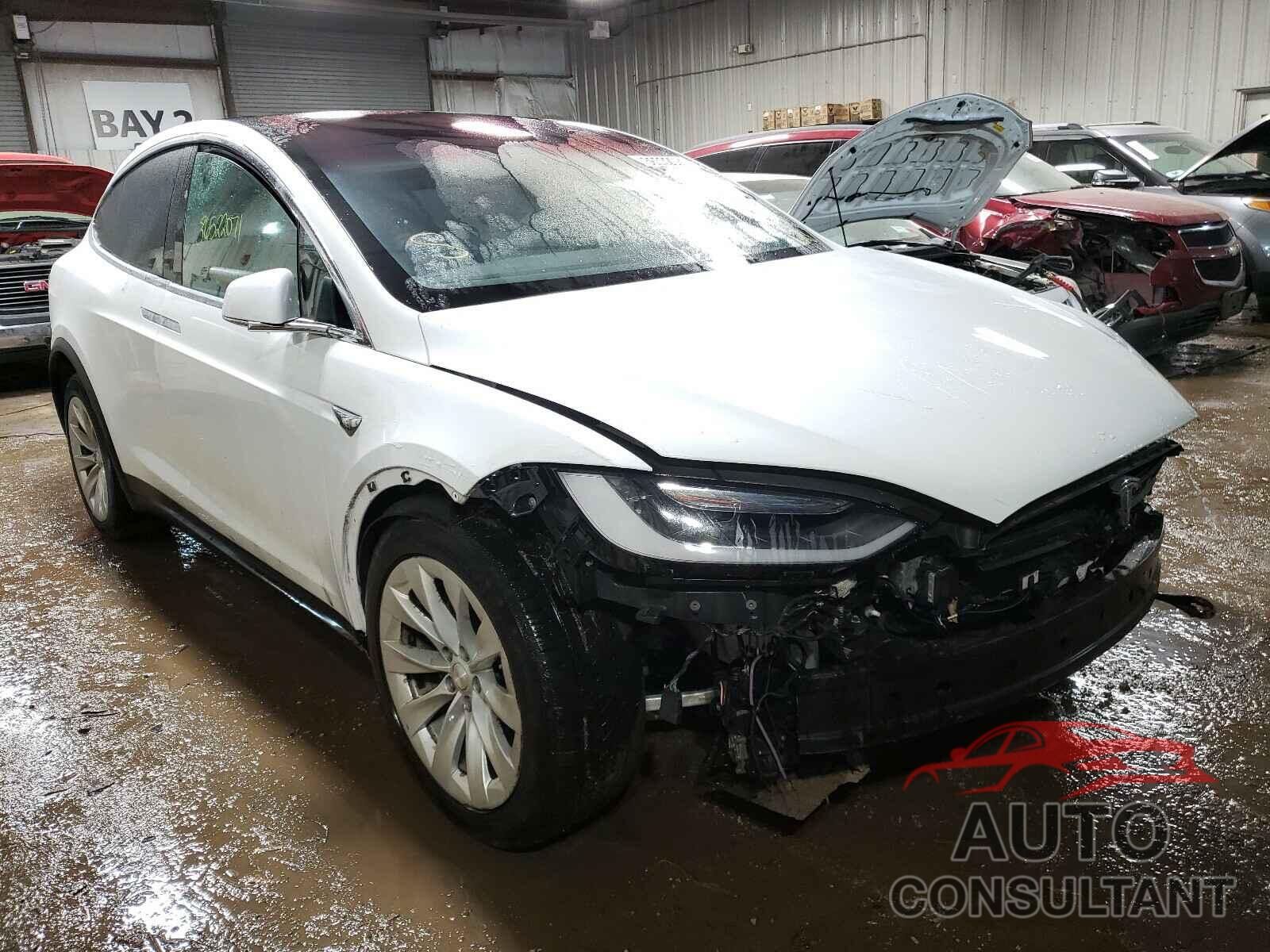 TESLA MODEL X 2016 - 5YJXCAE23GF023760