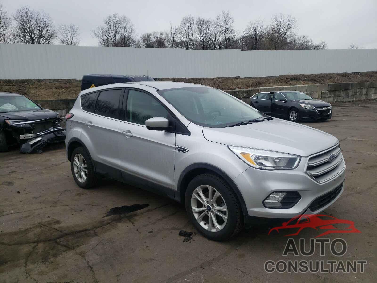 FORD ESCAPE 2017 - 1FMCU0GDXHUB90996