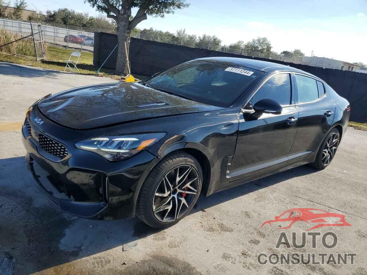 KIA STINGER 2023 - KNAE35LD2P6130195