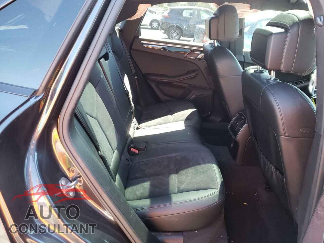 PORSCHE MACAN 2018 - WP1AA2A59JLB08235