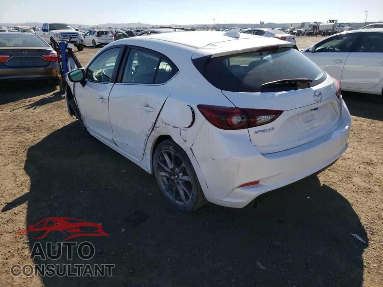 MAZDA 3 2018 - 3MZBN1M39JM162581