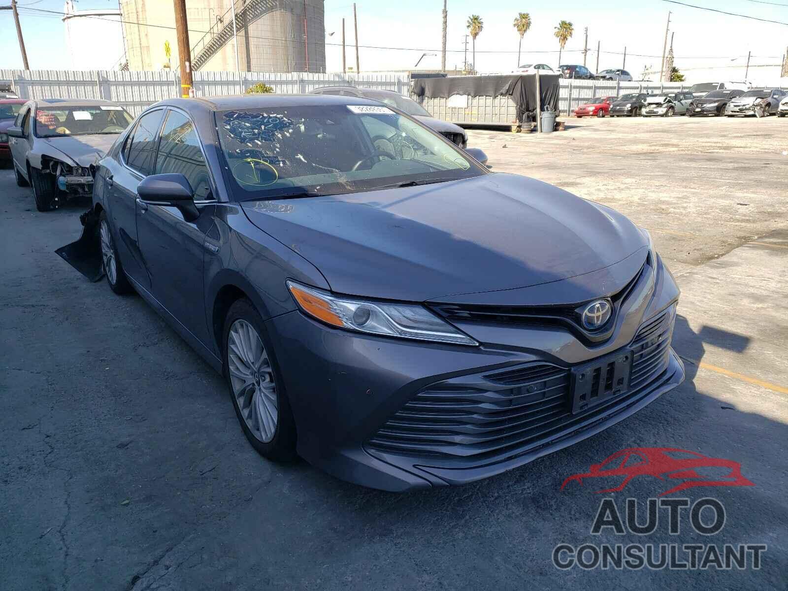 TOYOTA CAMRY 2018 - 4T1B21HK5JU009152
