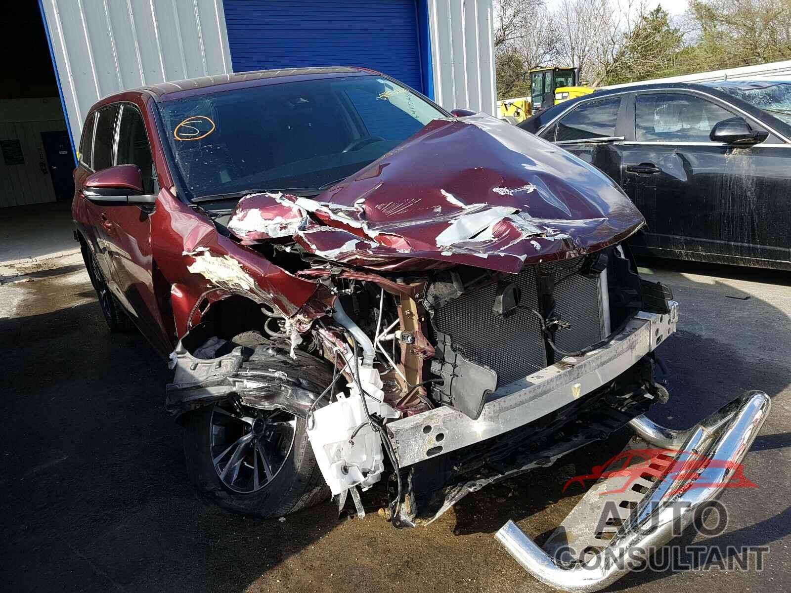 TOYOTA HIGHLANDER 2018 - 5TDBZRFH5JS823456