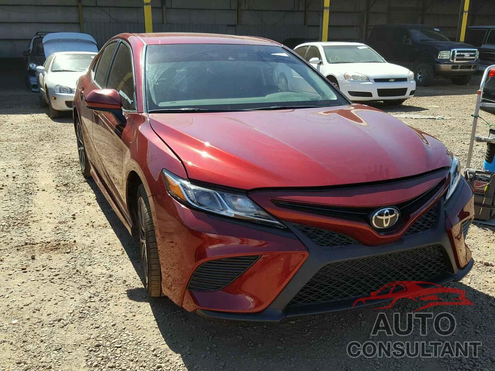 TOYOTA CAMRY 2018 - 4T1B11HK4JU512500
