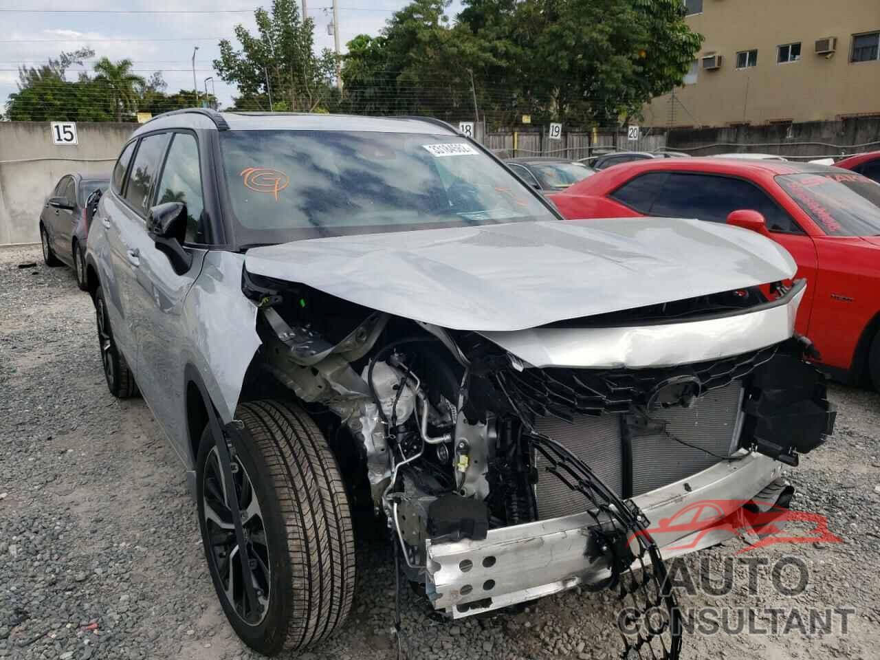 TOYOTA HIGHLANDER 2021 - 5TDLZRAHXMS086903