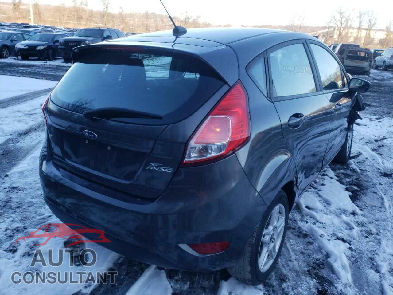 FORD FIESTA 2017 - 3FADP4EJ9HM130010