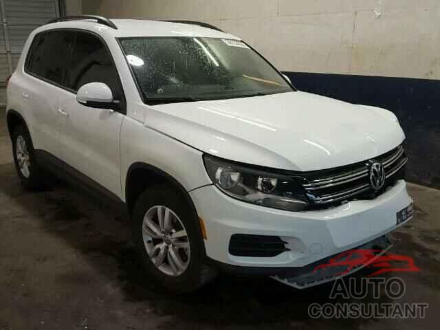 VOLKSWAGEN TIGUAN 2016 - WVGAV7AX5GW517842