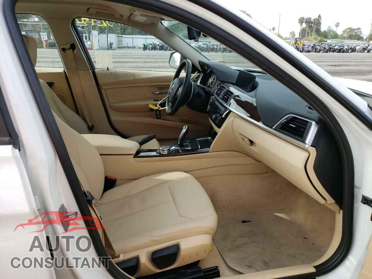 BMW 3 SERIES 2016 - WBA8E1G54GNT36854