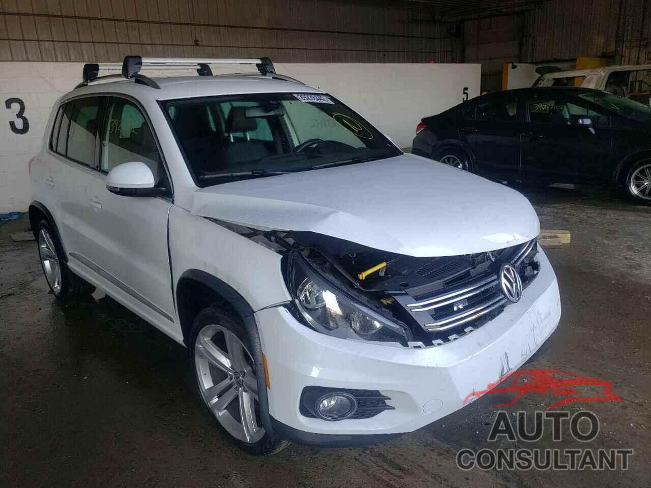 VOLKSWAGEN TIGUAN 2016 - WVGBV7AX1GW084315