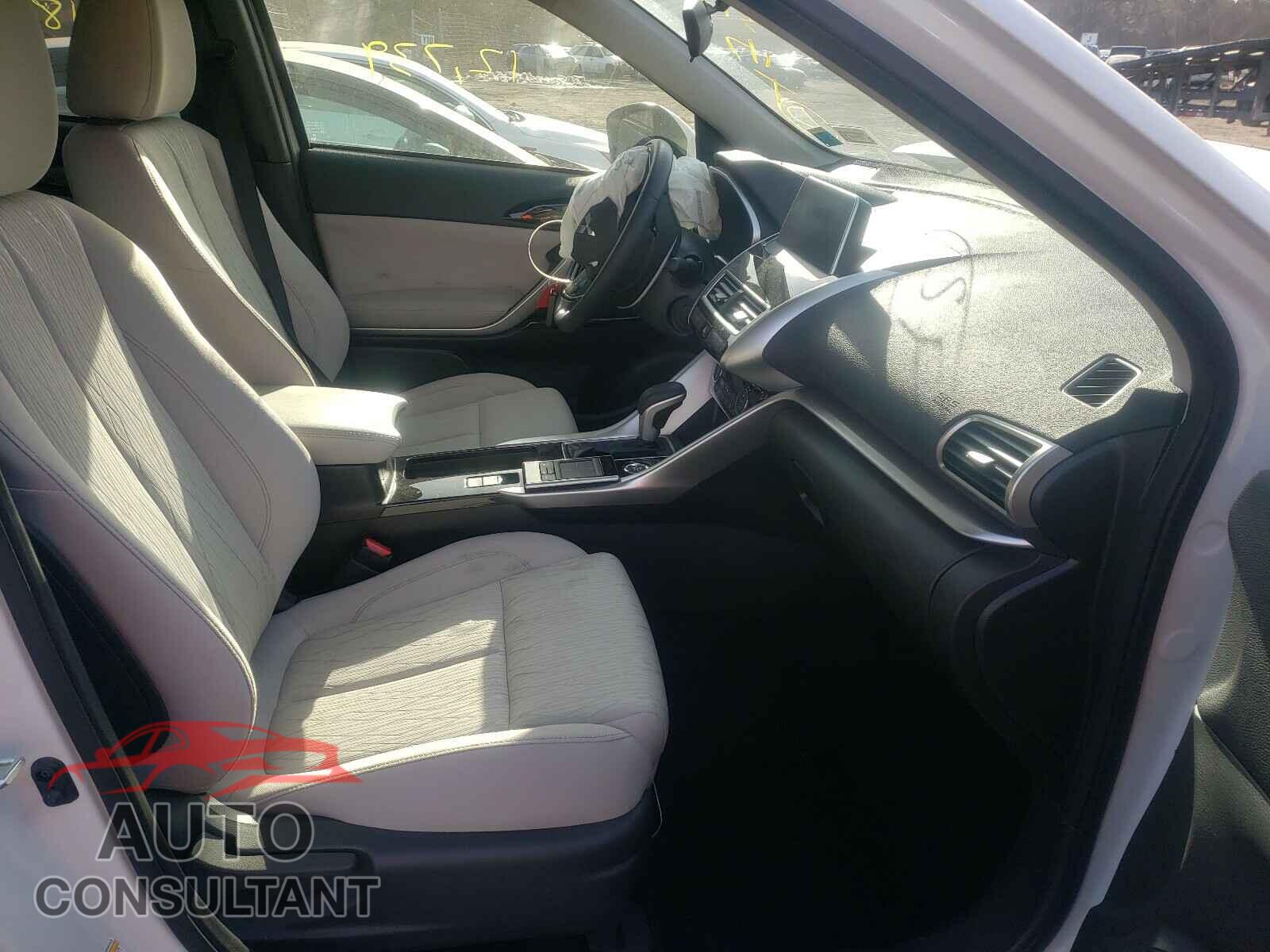 MITSUBISHI ECLIPSE 2018 - JA4AT5AA0JZ060464