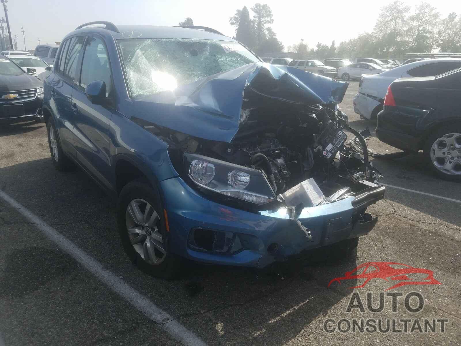 VOLKSWAGEN TIGUAN 2017 - WVGAV7AX4HW510933
