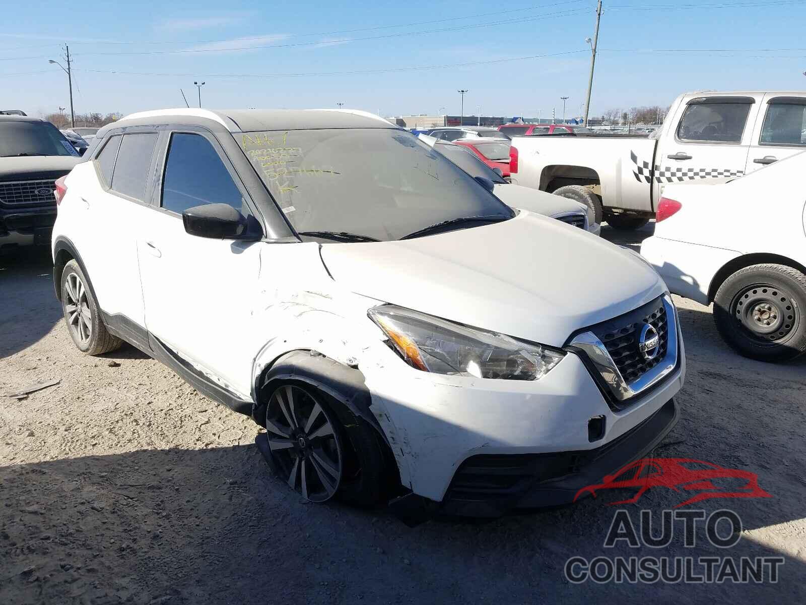 NISSAN KICKS 2018 - 3N1CP5CUXJL527667