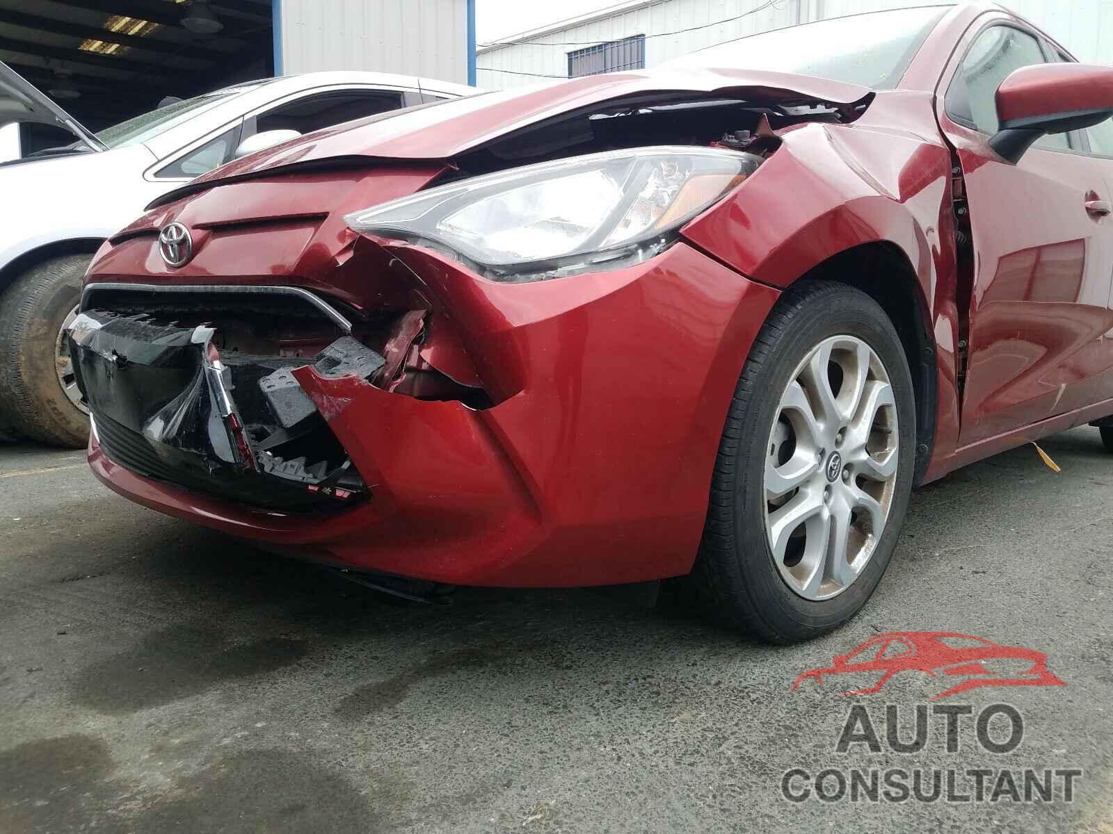 TOYOTA YARIS 2017 - 3MYDLBYV6HY185310