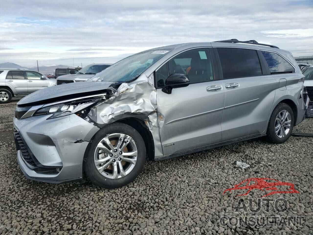 TOYOTA SIENNA 2021 - 5TDDSKFC7MS014571