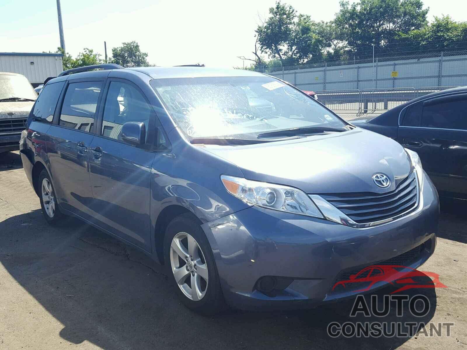 TOYOTA SIENNA 2015 - 5TDKK3DC9FS619646