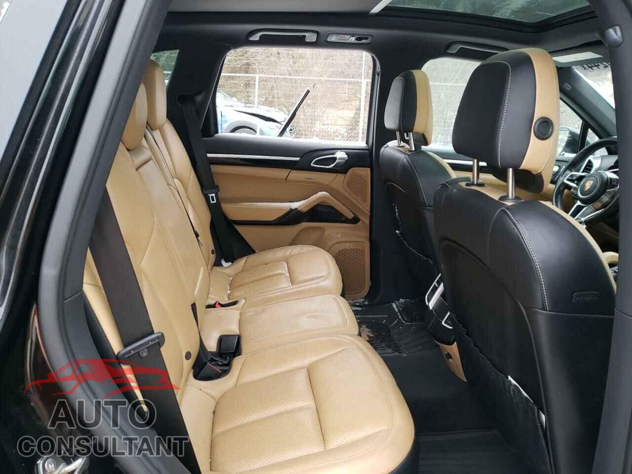 PORSCHE CAYENNE 2016 - WP1AA2A24GLA05237
