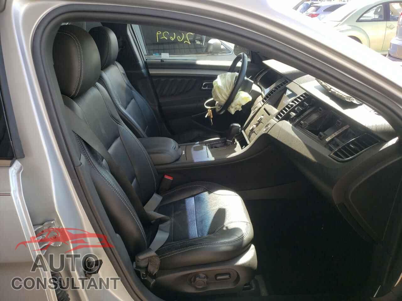 FORD TAURUS 2017 - 1FAHP2E84HG118053