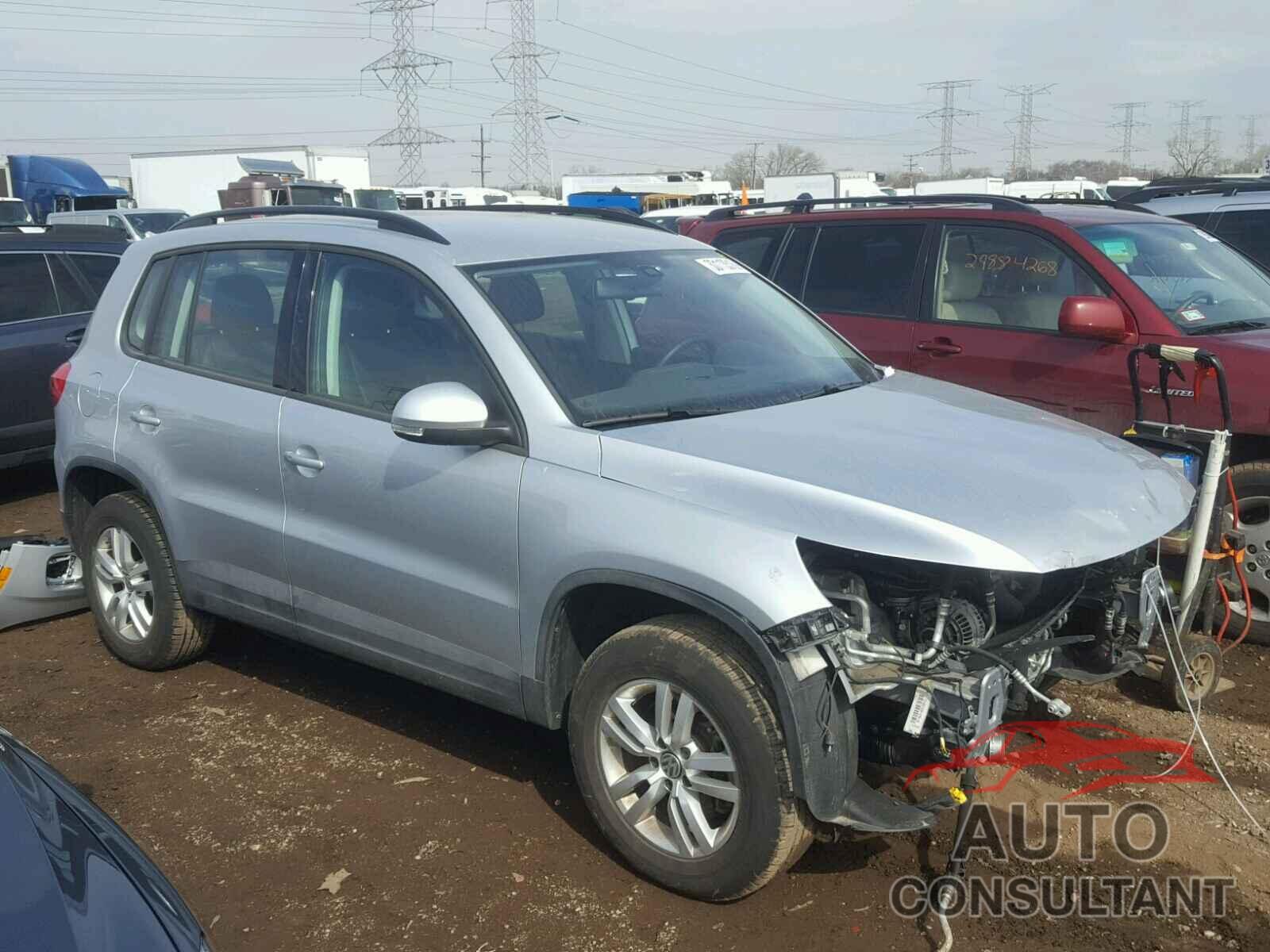 VOLKSWAGEN TIGUAN 2017 - WVGAV7AX7HK021966