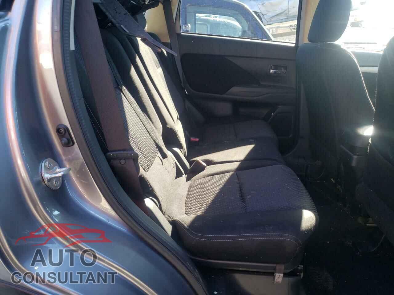 MITSUBISHI OUTLANDER 2017 - JA4AD3A30HZ000228