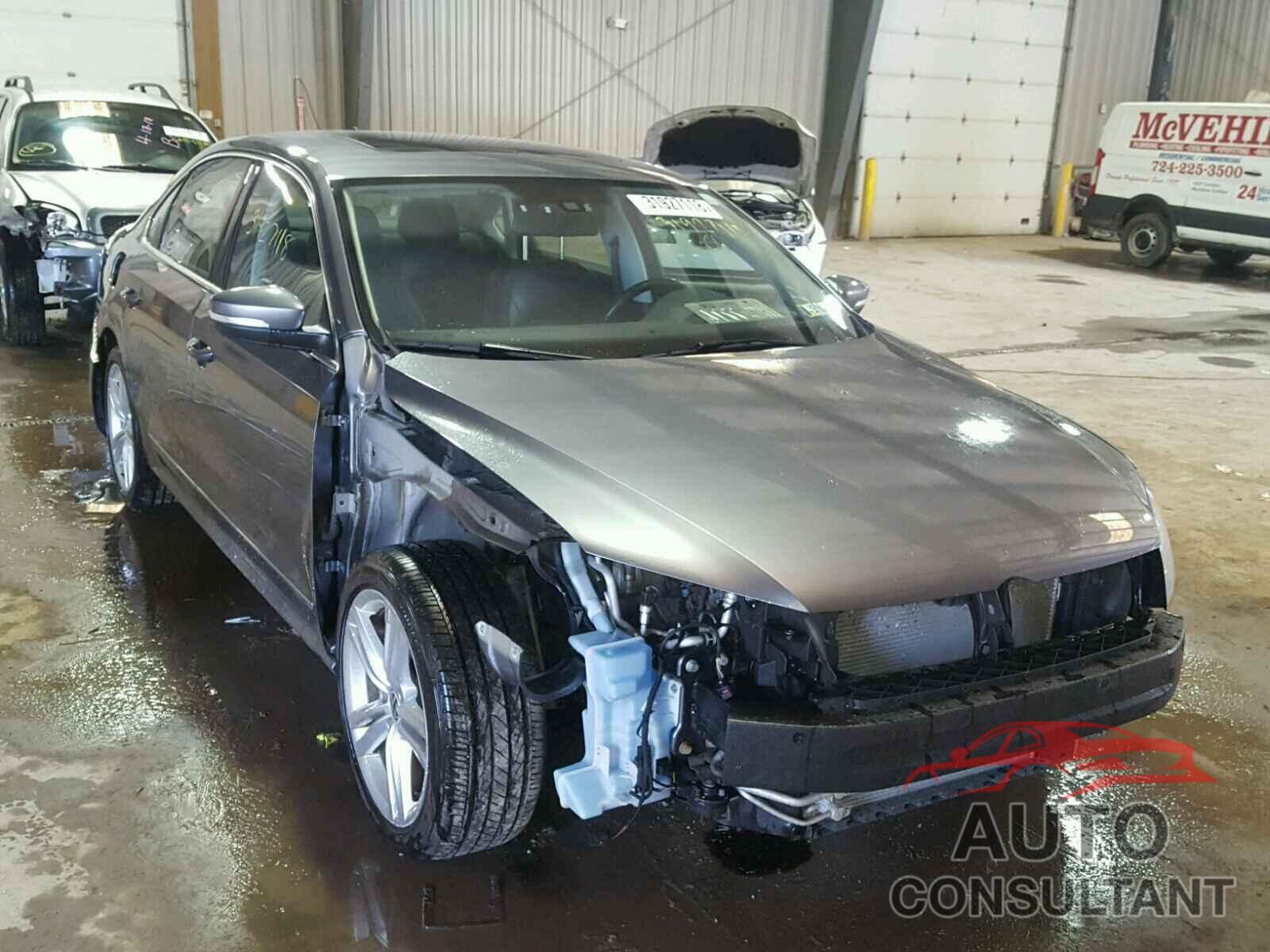 VOLKSWAGEN PASSAT 2015 - 1VWBT7A32FC040330