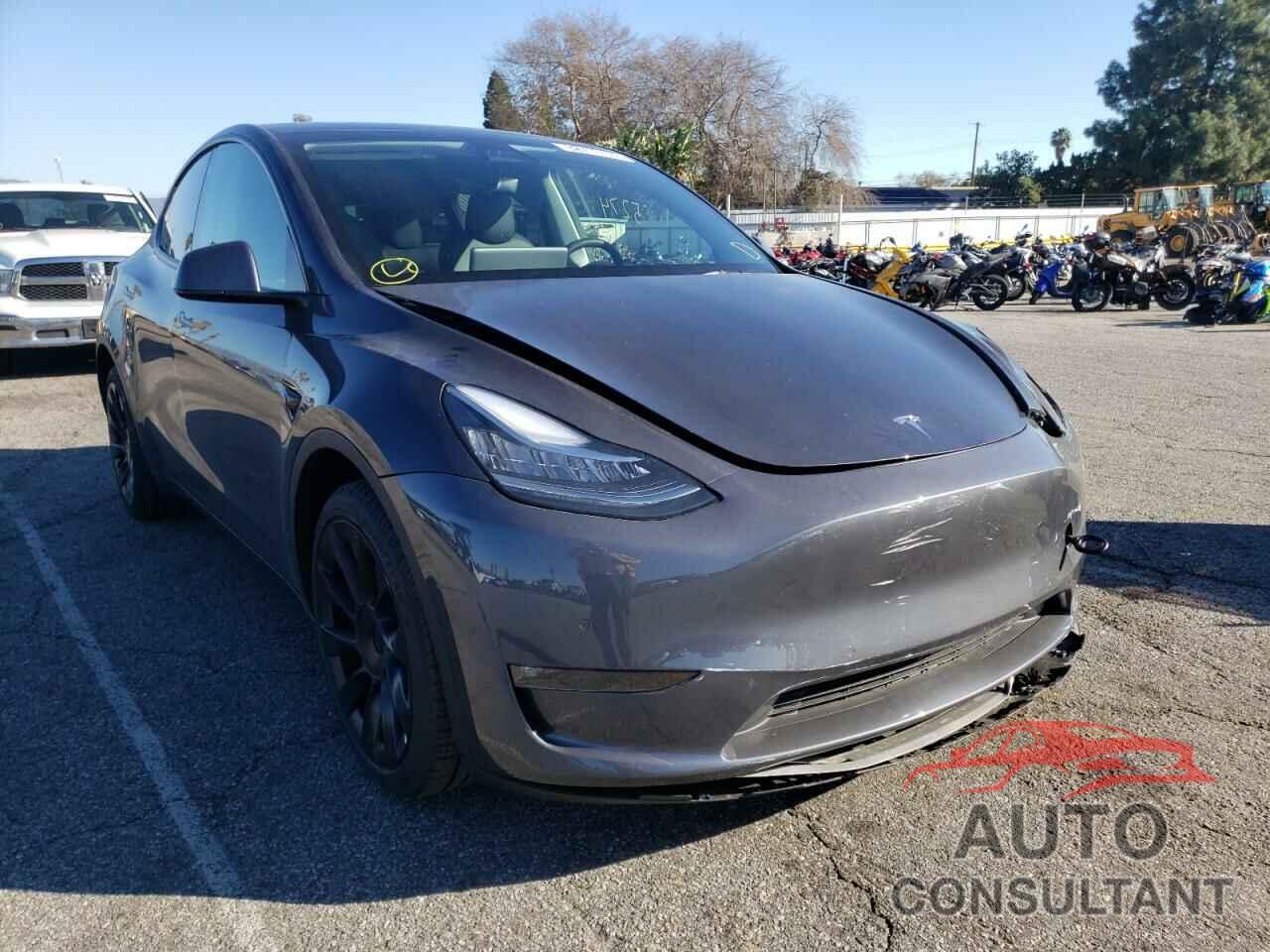 TESLA MODEL Y 2021 - 5YJYGDEE4MF274576