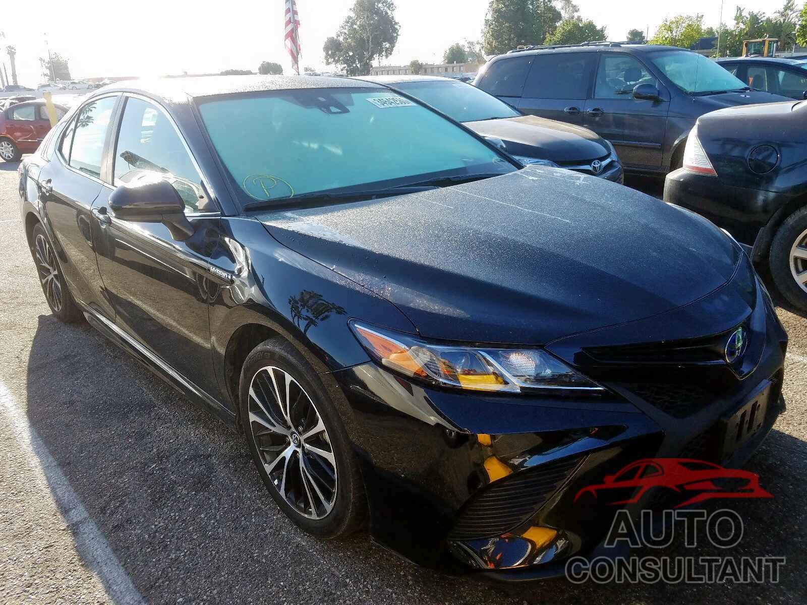 TOYOTA CAMRY 2019 - 4T1G11AK0LU327024